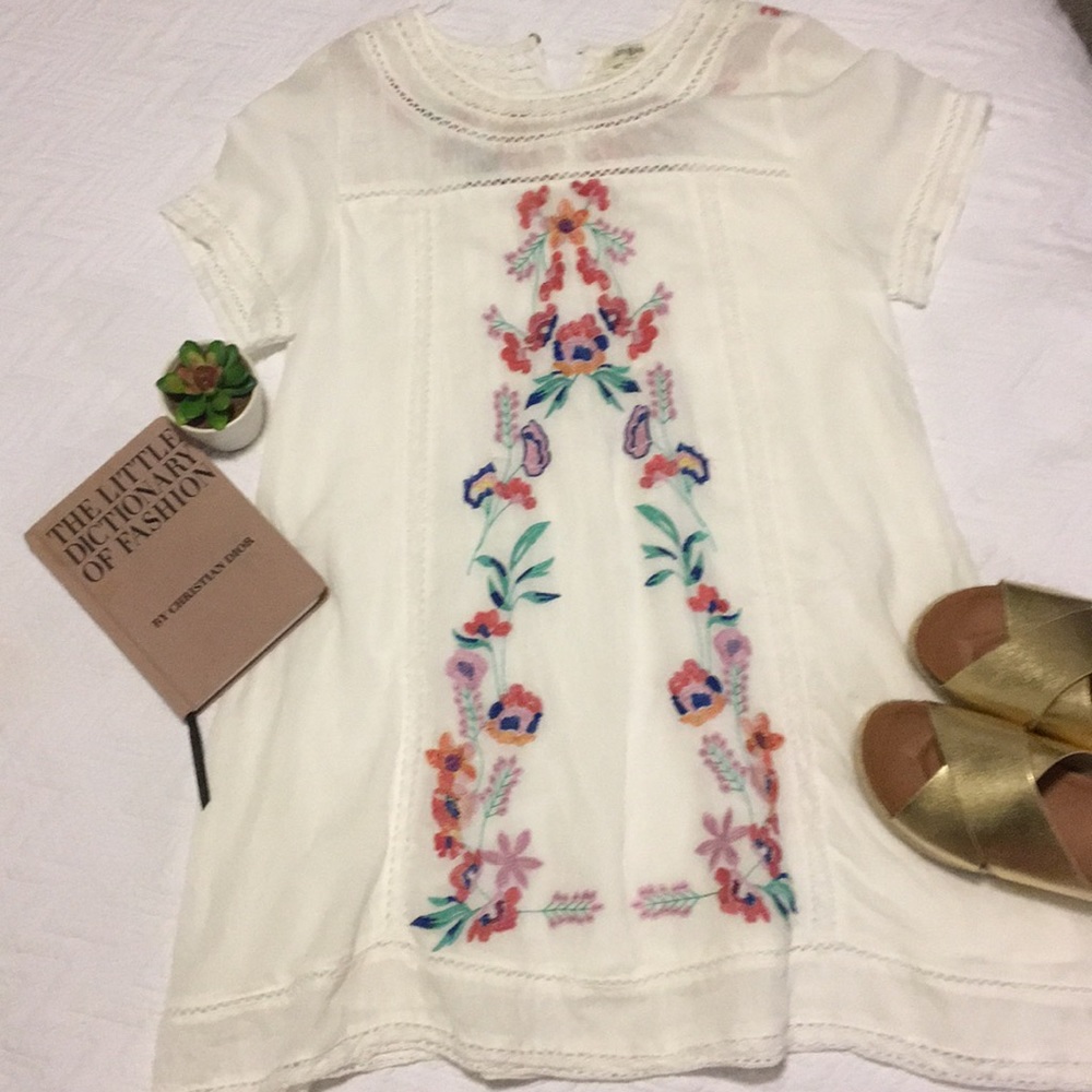 Flower embroidered white dress
